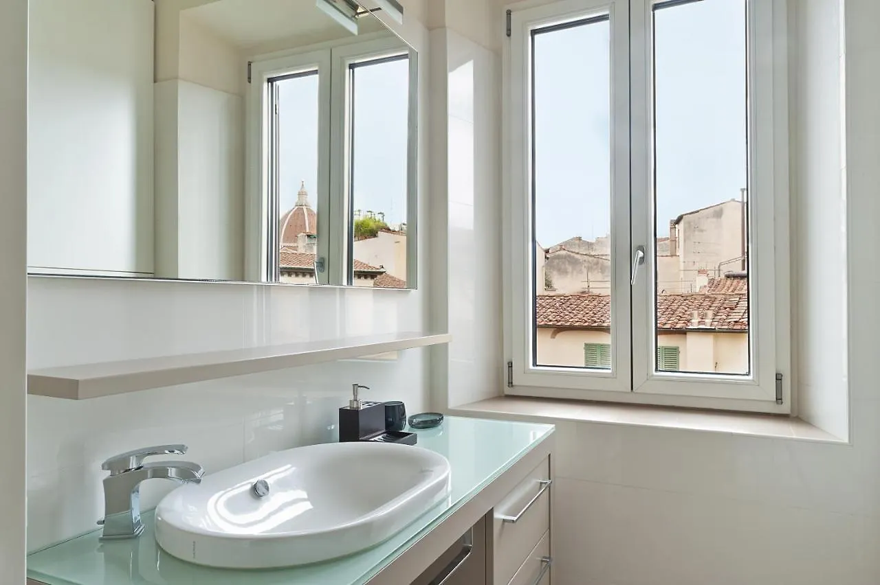 Apartment Anguillara In The Heart Of Florence